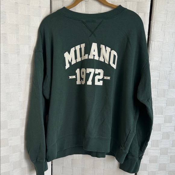 H&M Sweaters - H&M Dark Green Crew Neck Sweater